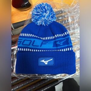 Brand New mizuno golf Pom beanie blue